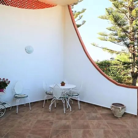Flora: Un'oasi A 100 M Dal Mare Terrauzza