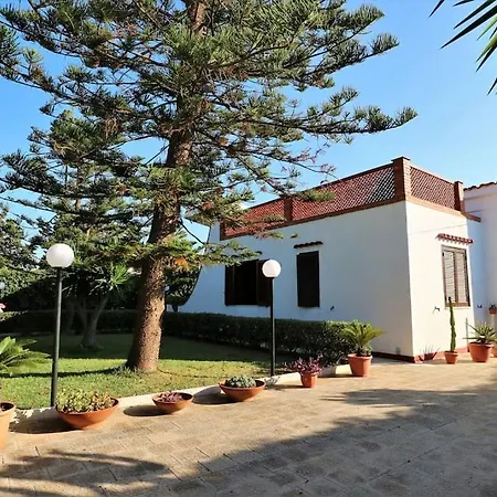 Flora: Un'oasi A 100 M Dal Mare Terrauzza